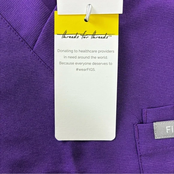 NWT Figs Leon Two Pocket Scrubs Top Mens Size Small Ultra Violet FM1500 - Picture 6 of 16
